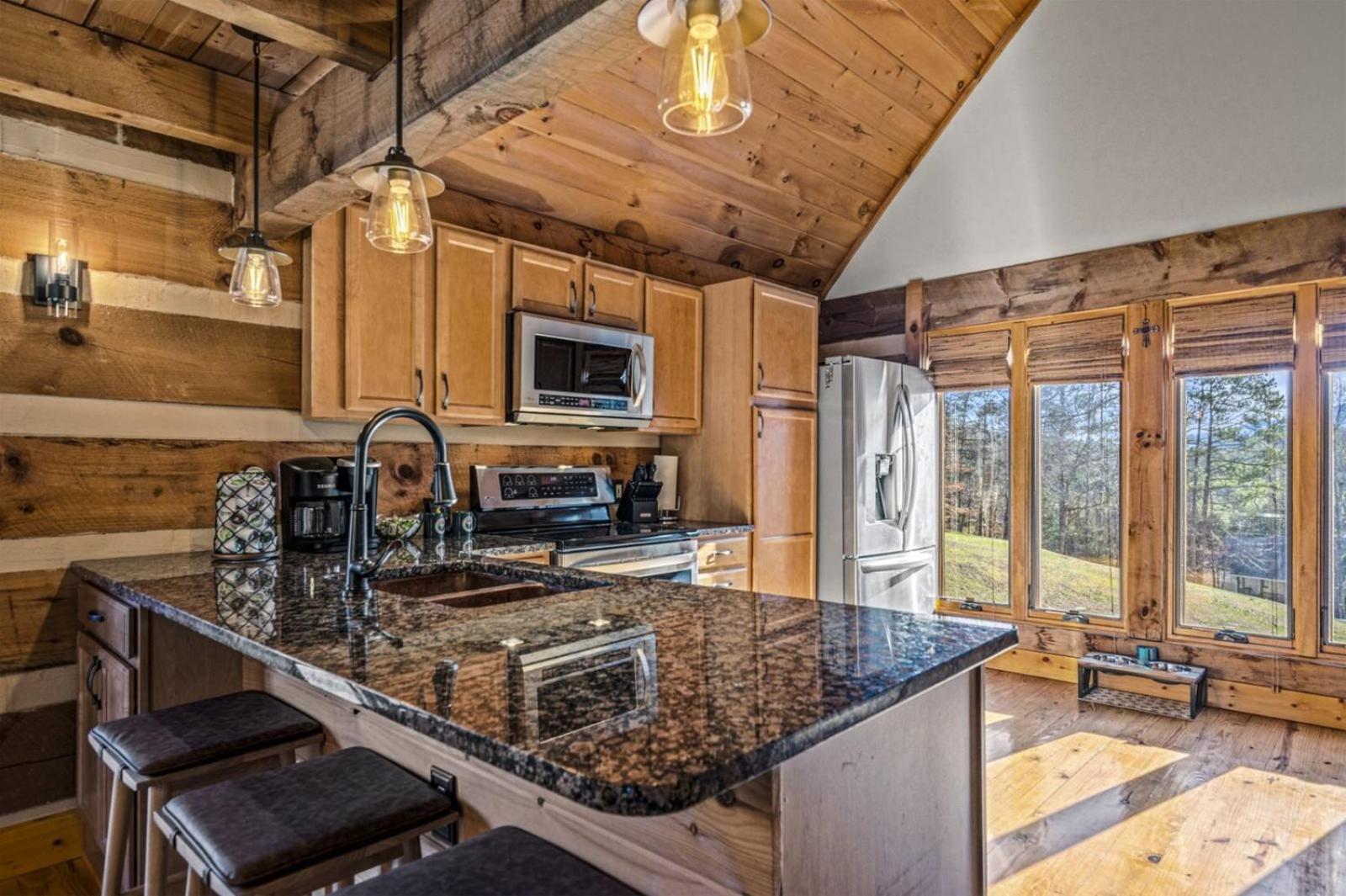 Hidden Star Hideaway-Blackberry Farm-Smoky Mtn Nat Park-Hot Tub- Fire Pit- Fenced Yard- Pet Friendly Walland ภายนอก รูปภาพ