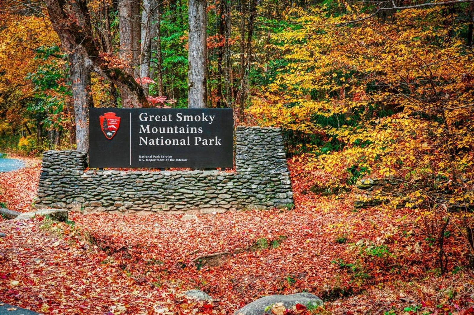 Hidden Star Hideaway-Blackberry Farm-Smoky Mtn Nat Park-Hot Tub- Fire Pit- Fenced Yard- Pet Friendly Walland ภายนอก รูปภาพ