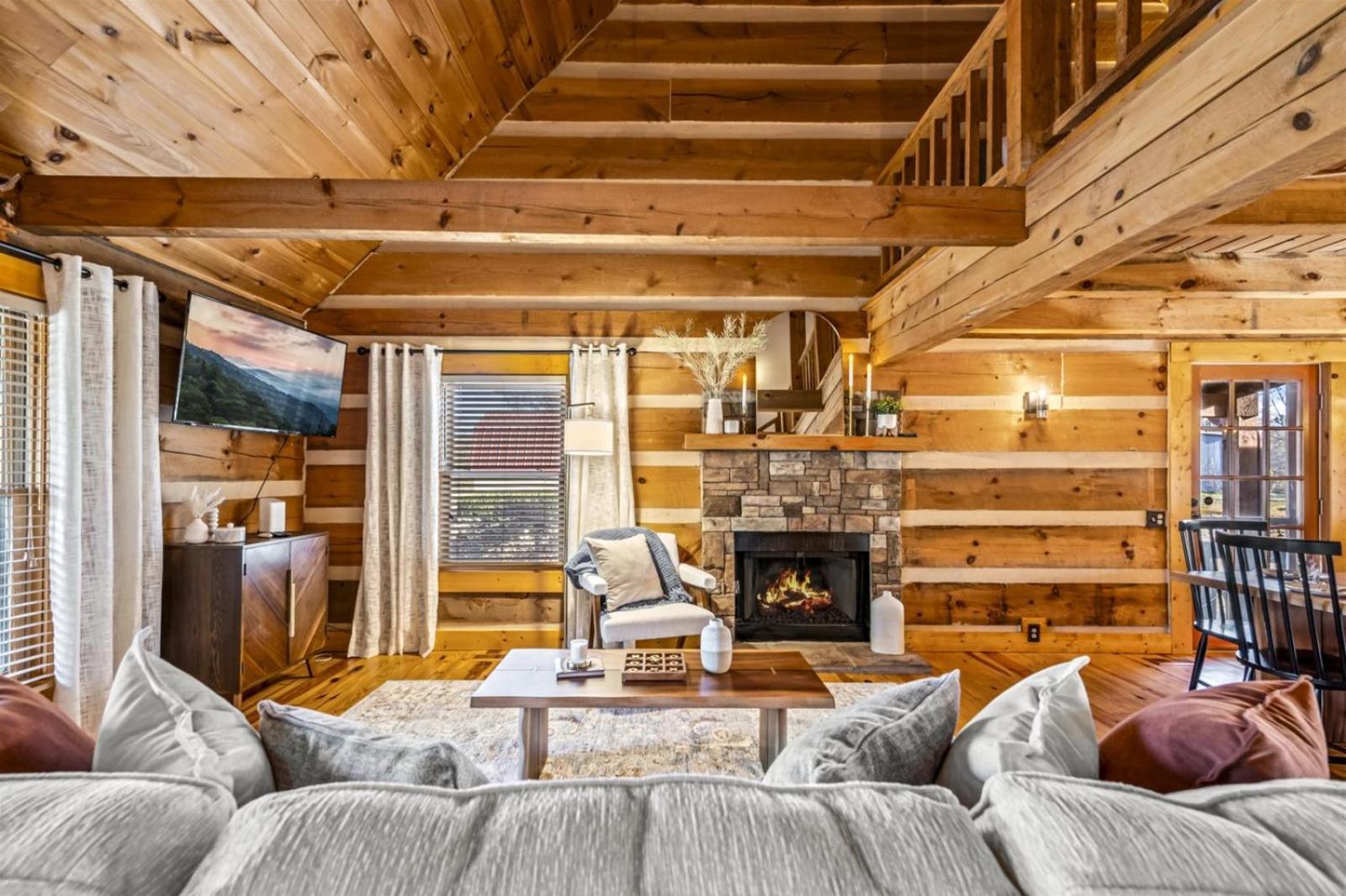Hidden Star Hideaway-Blackberry Farm-Smoky Mtn Nat Park-Hot Tub- Fire Pit- Fenced Yard- Pet Friendly Walland ภายนอก รูปภาพ
