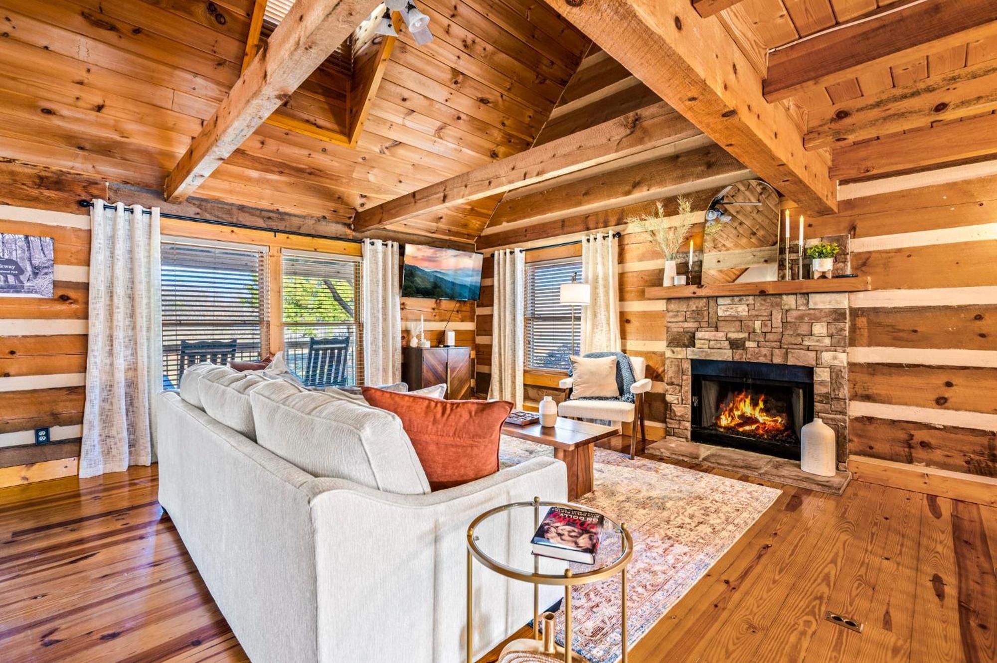 Hidden Star Hideaway-Blackberry Farm-Smoky Mtn Nat Park-Hot Tub- Fire Pit- Fenced Yard- Pet Friendly Walland ภายนอก รูปภาพ